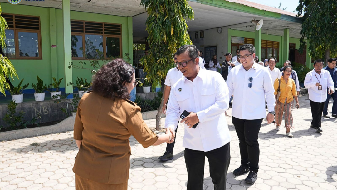 BGN Seluma Bersama BPOM dan PCO RI Tinjau Pelaksanaan MBG di Kupang