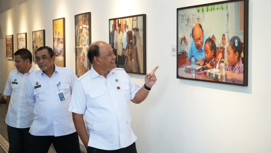 Kepala Badan Gizi Nasional Seluma Apresiasi Pameran Fotografi Satu Tahun BGN Seluma