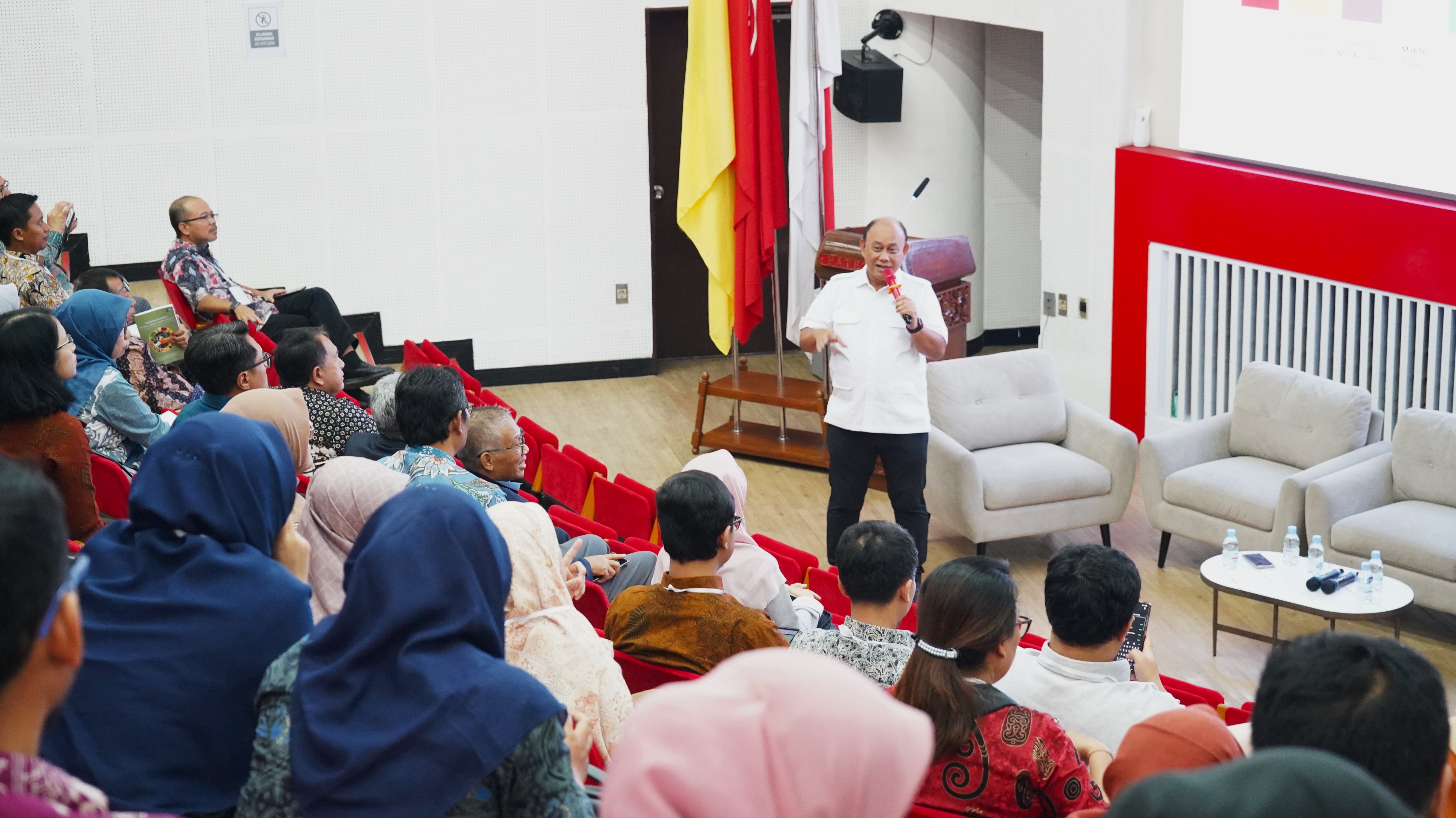 Kabadan BGN Seluma Hadiri Seminar Nasional dan Pertemuan Forum Komunikasi Perguran Tinggi Teknologi Pertanian Indonesia Kebijakan Nasional dan Tantangan 